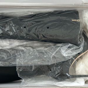 Amazing brand new heeled boots black num 42